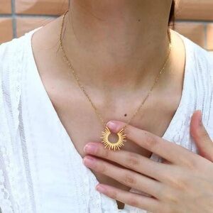 🆕 Plunder Gold Sunburst Crescent Necklace
